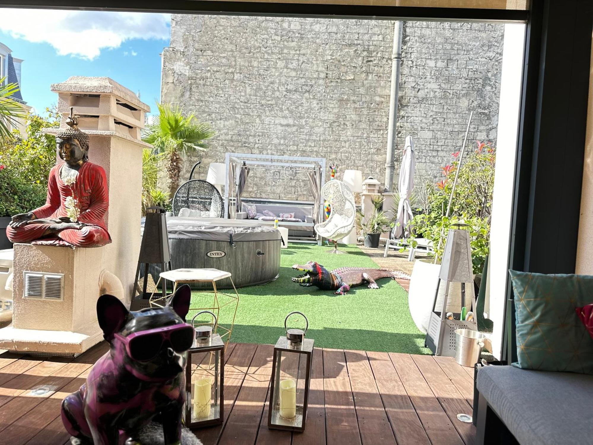 Luxury Flat With Private Rooftop - 18 *